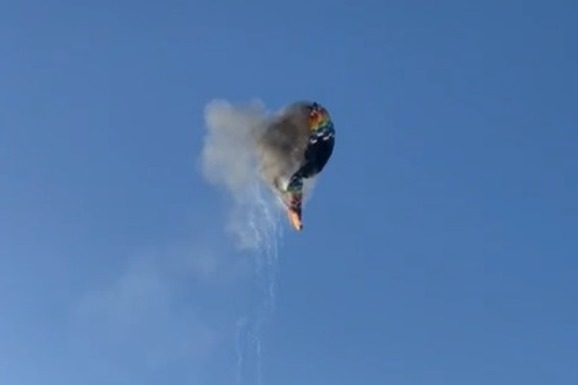 Balão pega fogo e cai em Santa Catarina; 8 pessoas morrem e 13 sobrevivem