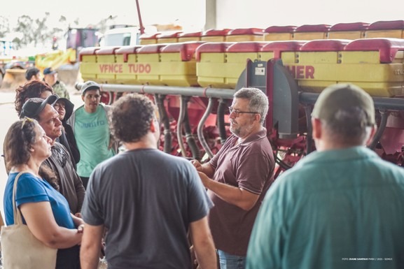 Professores e acadêmicos do Amazonas conhecem práticas e tecnologias inovadoras no setor agrícola de Boa Vista