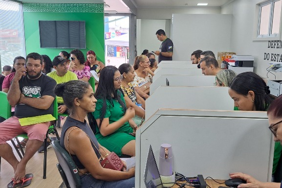 Carreta dos Direitos leva atendimento gratuito para moradores do bairro Cauamé