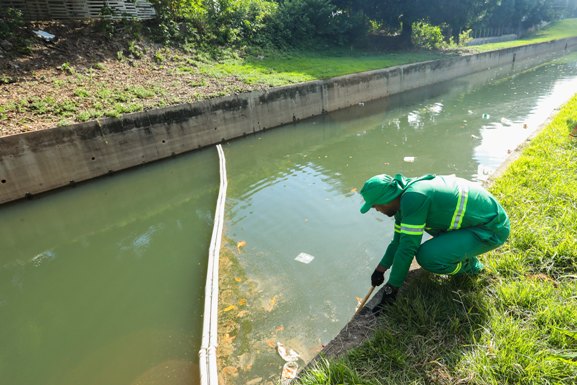 Prefeitura instala ecobarreiras para reduzir poluição no rio Branco e em igarapés de Boa Vista