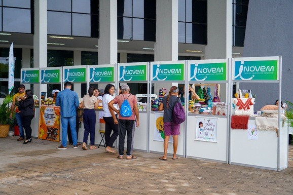 Desenvolvimento e empreendedorismo: Feira Inovem movimenta expositores de diversos segmentos e valoriza pequenos negócios