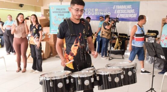 Governo entrega instrumentos musicais para fanfarras de Roraima