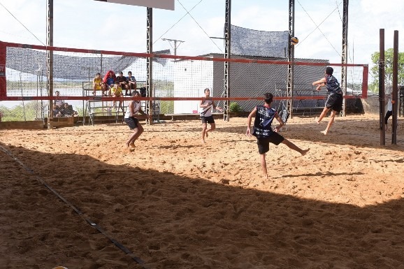 Jogos Escolares têm disputas em três modalidades neste sábado