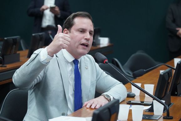 Nicoletti quer derrubar nova regra do governo que dificulta comércio aos domingos e feriados
