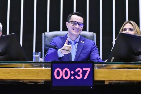 Proposta do deputado Zé Haroldo que institui novo símbolo nacional da pessoa idosa é aprovada em Comissão