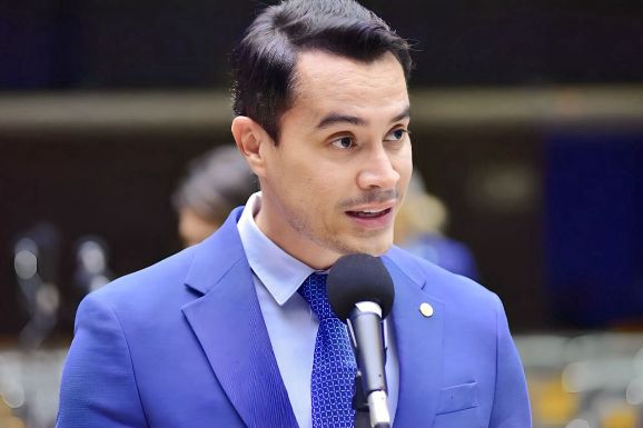 Ministério da Saúde recua e corrige matéria sobre dermatite atópica após apelo de Zé Haroldo Cathedral