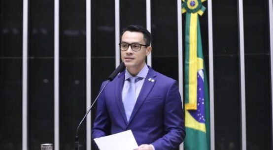Zé Haroldo Cathedral celebra derrubada do veto que exigia reavaliação periódica para idosos e pessoas com deficiência permanente