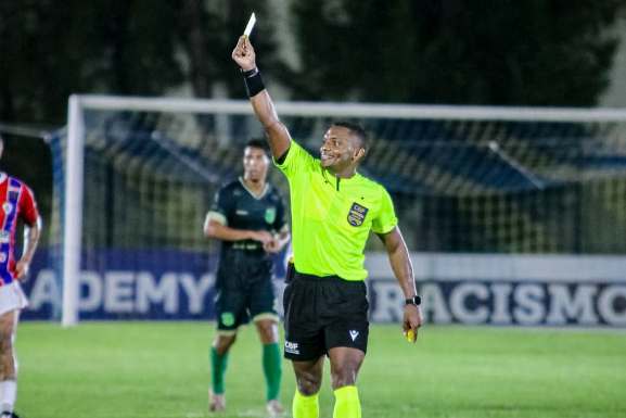 Árbitro da FRF, Daniel Alejandro, vai apitar jogo da Ponte Preta no Moisés Lucarelli