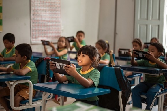 Com internet via satélite, escolas indígenas e do campo têm acesso rápido à tecnologia e ensino de qualidade