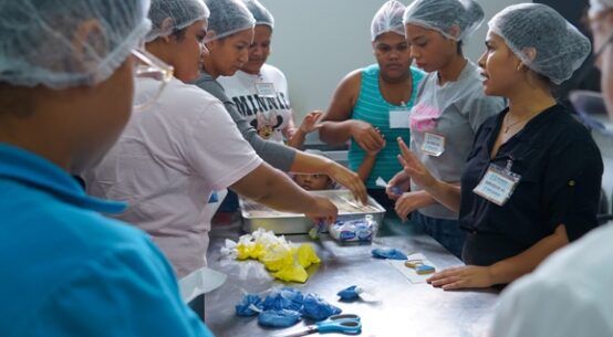 Profissionalizante: Escolegis oferece curso de biscoitos decorados com foco no Dia dos Pais e incentivo ao empreendedorismo