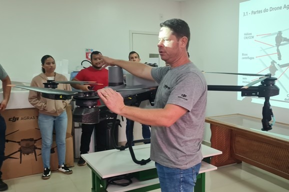 Iater promove curso de operação de drones agrícolas visando redução de custos na produção