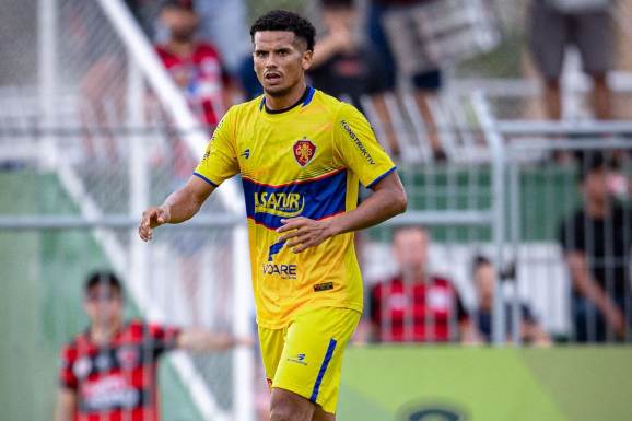 Atacante Nelson “reina” na artilharia do Gas na Série D