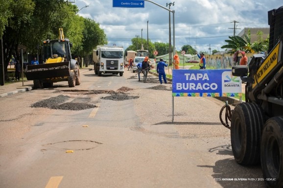 Prefeitura amplia equipes da Operação Tapa Buraco e intensifica recuperação de ruas e avenidas de Boa Vista