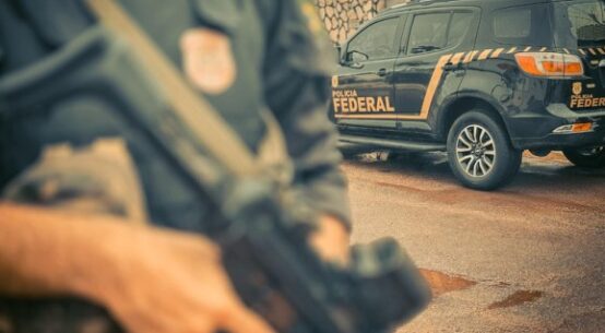 Operação da Polícia Federal combate comércio ilegal de armas e munições em Roraima