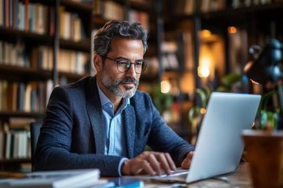 Professores de Roraima podem concorrer a 2 mil bolsas gratuitas de programa do Santander e a Harvard Business Publishing