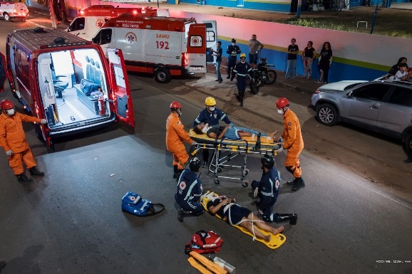 Simulação de acidente alerta população sobre impactos da imprudência no trânsito