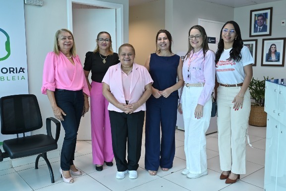 Presidente Nacional da Rede Feminina de Combate ao Câncer conhece projetos da ALERR
