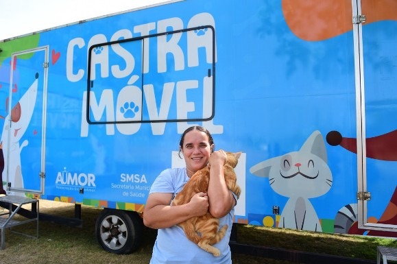 Castra Móvel chega ao bairro União para atendimento a cães e gatos machos