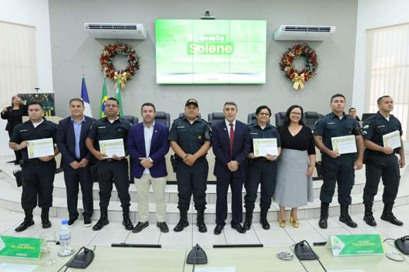 PMs que salvaram bebês engasgados são homenageados na Câmara de Boa Vista