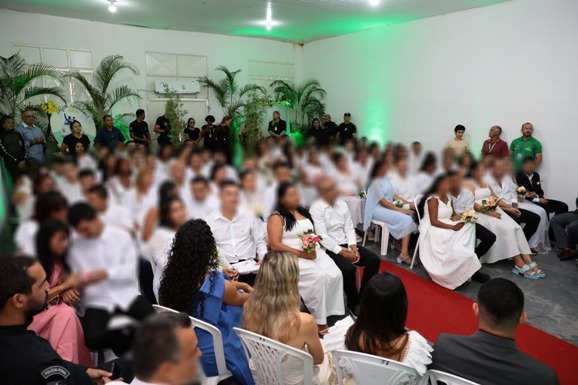 Enfim, casados!: DPE-RR e parceiros oficializam 36 uniões em casamento coletivo na PAMC