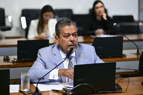 Senador Dr Hiran defende a redução de impostos e celebra aprovação da nova faixa de isenção do imposto de renda