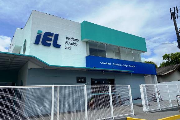 IEL-RR promove capacitação para supervisores e gestores de RH sobre Feedback e Comunicação Assertiva