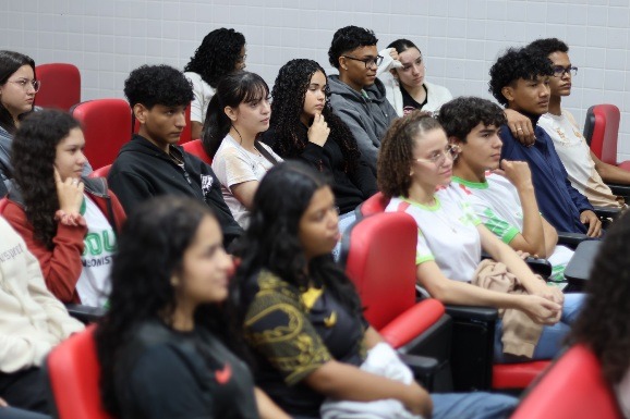 Seminário sobre políticas de ações afirmativas e práticas antirracistas é realizado no IFRR e na UFRR