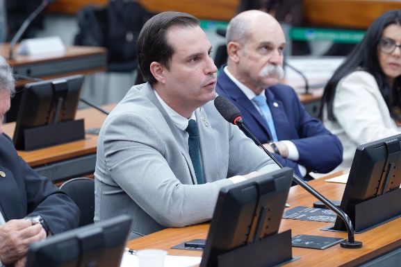 Nicoletti cobra ação urgente do Itamaraty para garantir direitos de brasileiros presos na Guiana