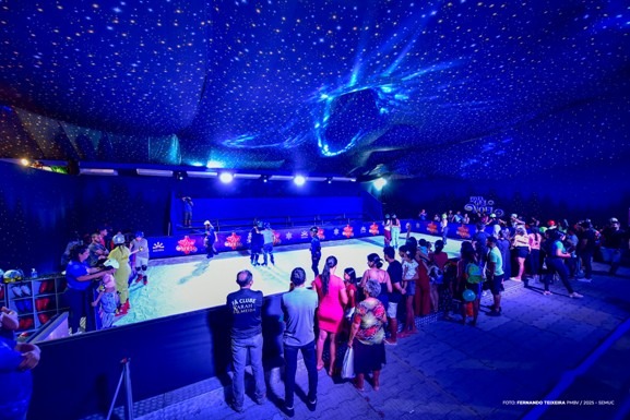 Pista de patinação no gelo é novidade na programação natalina de Boa Vista