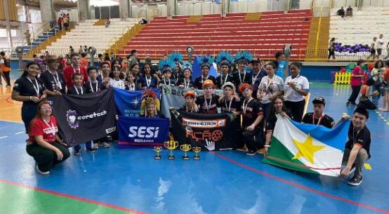 Alunos do Sesi-RR conquistam quatro troféus no Torneio Regional de Robótica no Amazonas