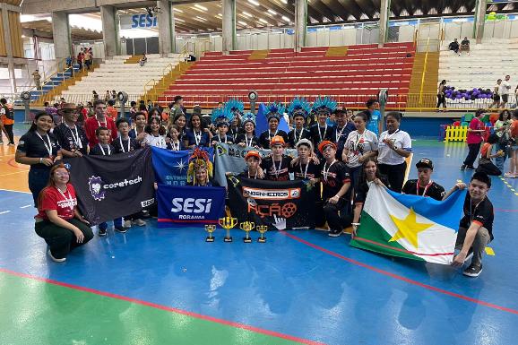 Alunos do Sesi-RR conquistam quatro troféus no Torneio Regional de Robótica no Amazonas