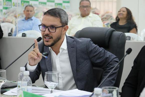 Ítalo Otávio se posiciona contra Processo Seletivo da Educação e defende concurso público em Boa Vista