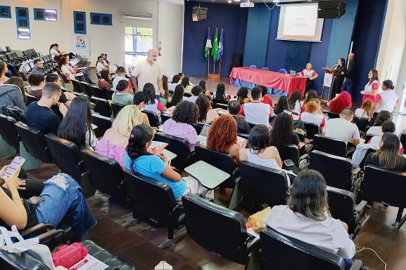 Uerr realiza palestras de prevenção ao HIV/Aids alusivas ao Dezembro Vermelho