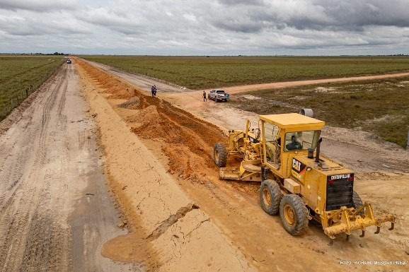Prefeitura intensifica obras com recuperação de vicinais na zona rural de Boa Vista