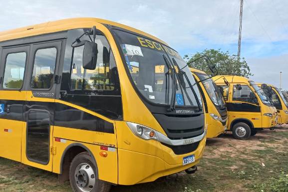 Transporte escolar: Governo disponibiliza cinco ônibus para atender estudantes da zona rural de Boa Vista