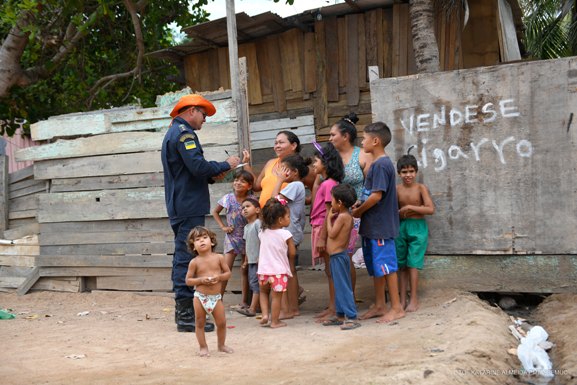 Defesa Civil orienta moradores em áreas de risco sobre período chuvoso