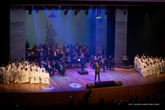 Tem ‘Especial Roberto Carlos’ nesta quarta e quinta-feira no Teatro Municipal