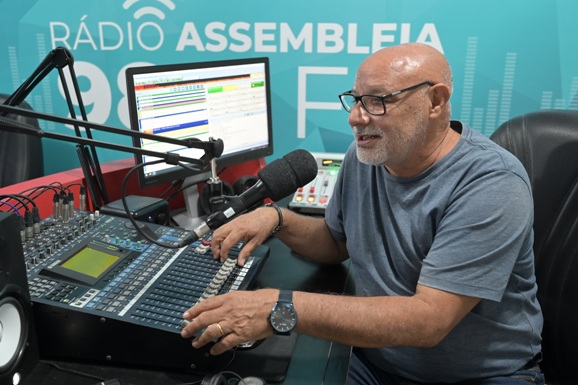 Programa ‘Revivendo a Jovem Guarda’ estreia neste sábado na Rádio Assembleia