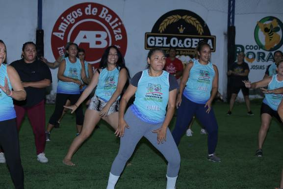 Programa da Assembleia Legislativa leva aulas de zumba ao bairro Asa Branca