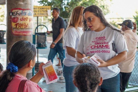 16 Dias de Ativismo: Chame marca início de campanha com panfletagem pelo fim da violência