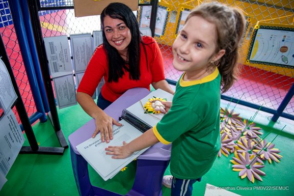 Braille: Desde 2018, rede municipal promove a inclusão de alunos com deficiência visual