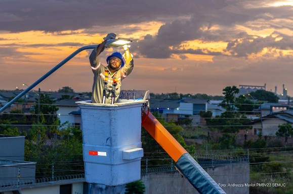 Boa Vista já está quase 80% abastecida com iluminação LED