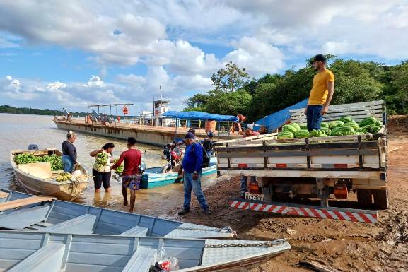 Governo de Roraima destina alimentos para o povo Yanomami por meio do PAB