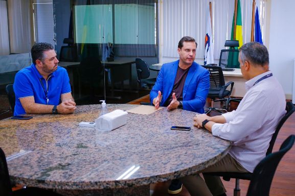 Nicoletti cobra esclarecimentos da Roraima Energia sobre blecaute em Roraima