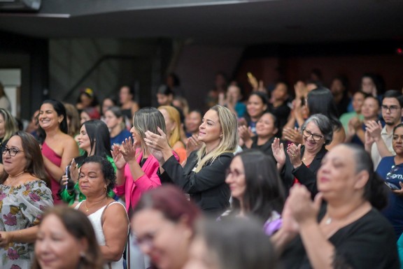 Apresentação da Banda da PMRR e de artistas locais emociona servidoras da ALE-RR