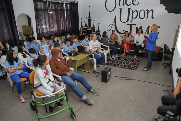 Procuradoria da Mulher da ALE-RR promove palestra educativa sobre violência para alunos da Escola Diva Lima