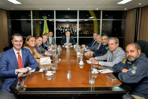 Parlamentares de Roraima pressionam o ministro da Justiça por ações de segurança na fronteira com a Venezuela