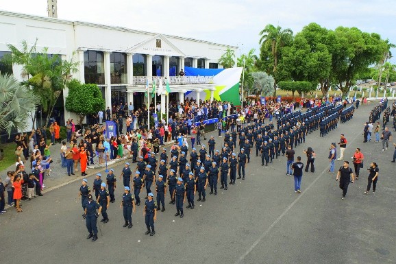 Formatura: Governo amplia efetivo e promove policiais militares