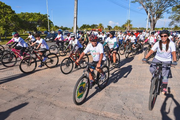 Pedalando pela Vida: mais de 150 pessoas participaram do passeio ciclístico