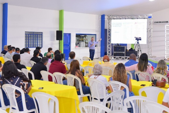 Expoferr: público prestigia palestra-show sobre agronegócio brasileiro como potência econômica no mundo